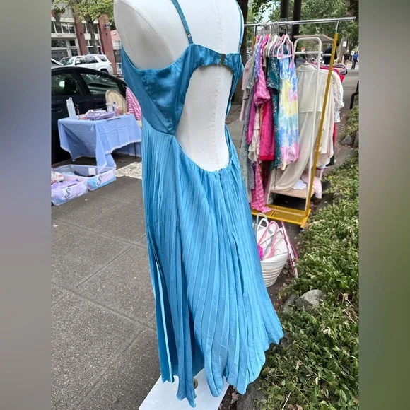 Abercrombie sky blue satin pleated mini dress. - Picture 5 of 7